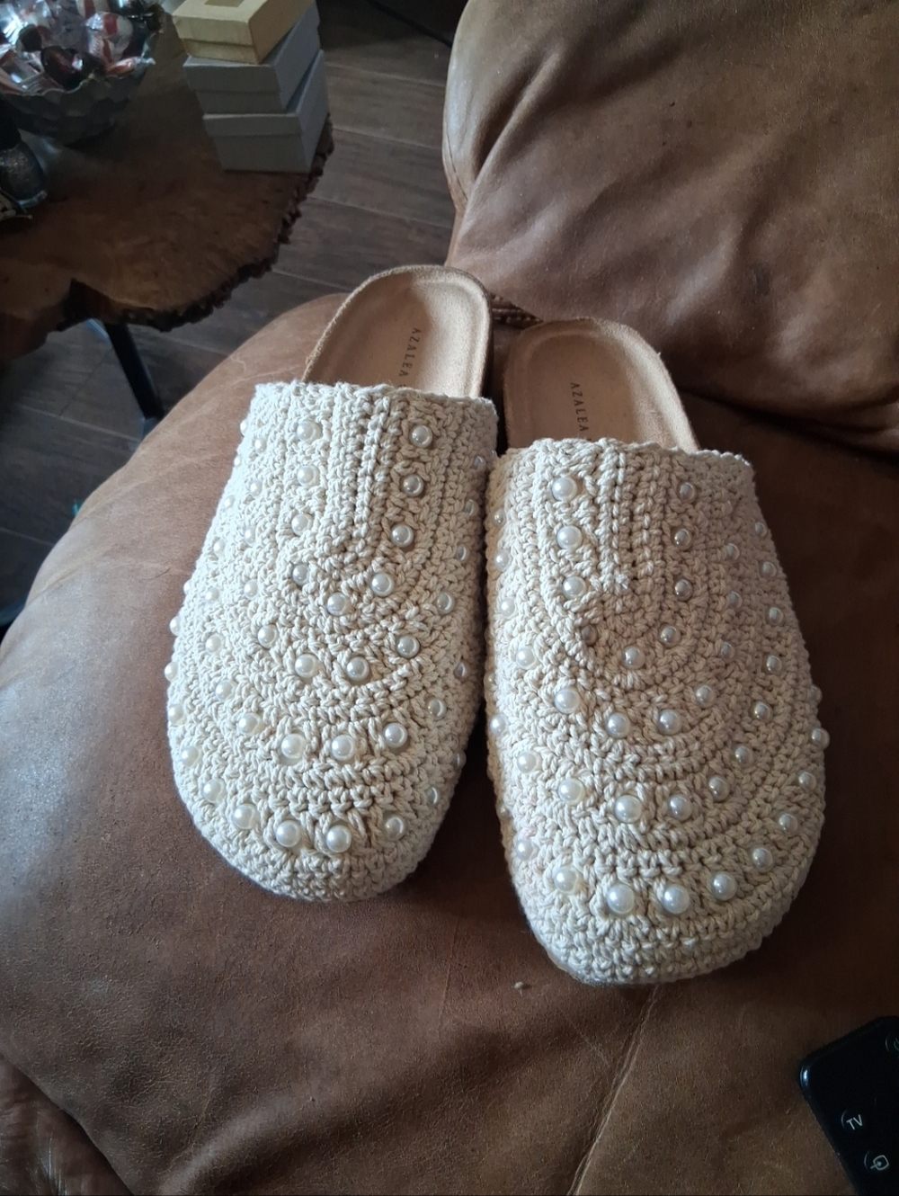 AZALEA WANG Women’s Pearl clogs SZ 10  Note They Run Small 9
